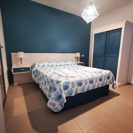 Semesterbostad Borgo Celentano *